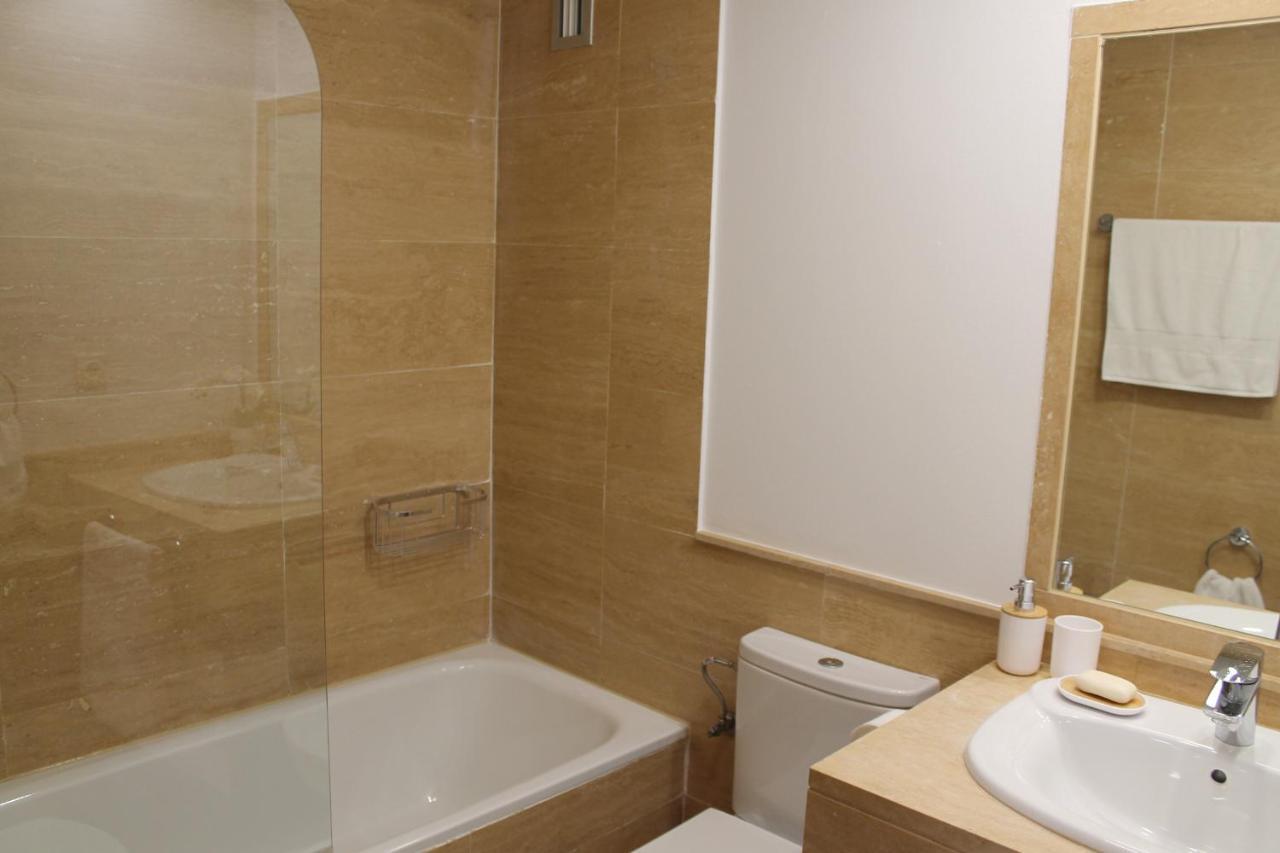 Paseo Maritimo Apartment Malaga Bagian luar foto