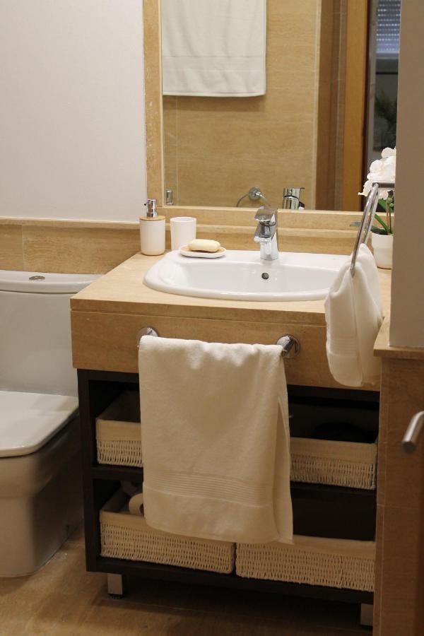 Paseo Maritimo Apartment Malaga Bagian luar foto