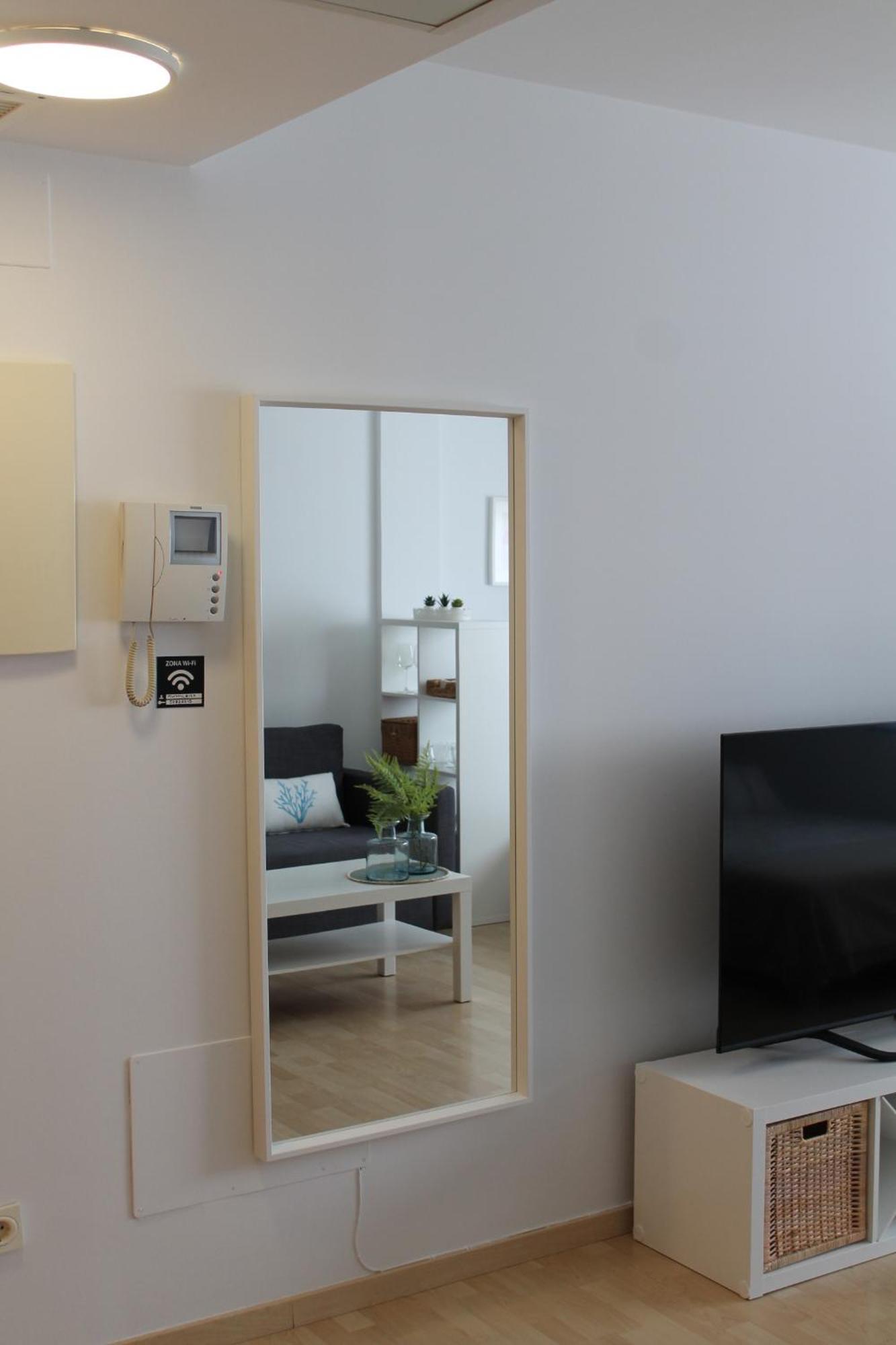 Paseo Maritimo Apartment Malaga Bagian luar foto