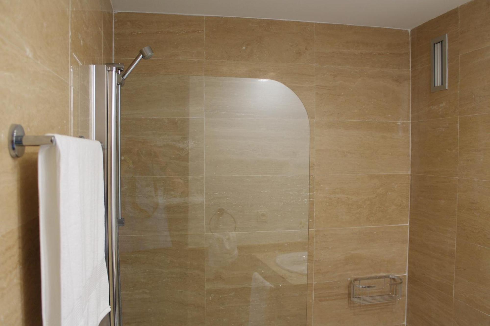 Paseo Maritimo Apartment Malaga Bagian luar foto