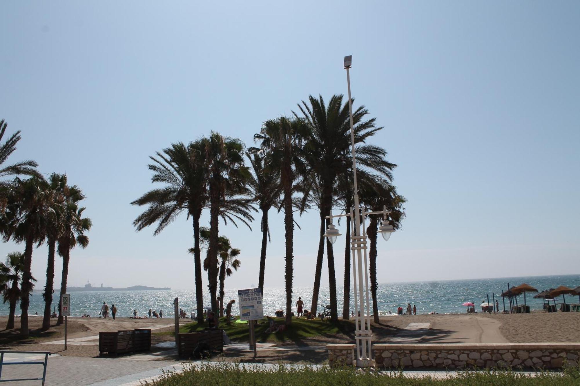 Paseo Maritimo Apartment Malaga Bagian luar foto